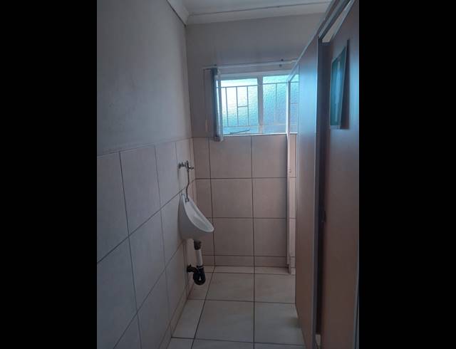 80M² BUILDING TO LET IN APEX